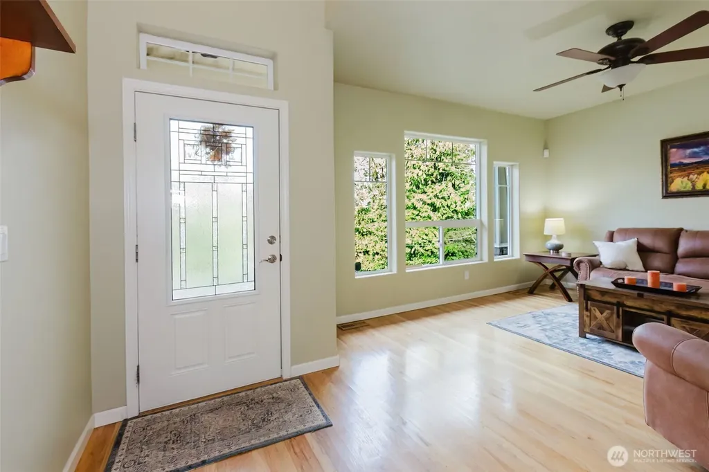 1568 Puget Drive E Port Orchard WA 98366