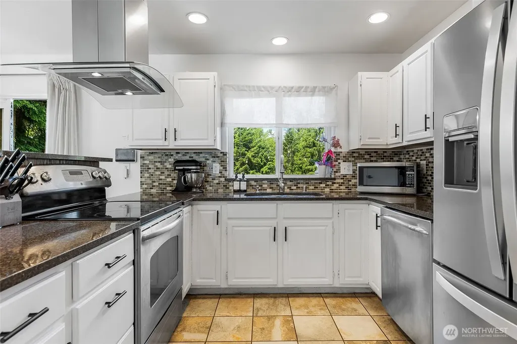 443 Beef Creek Lane NW Seabeck WA 98380