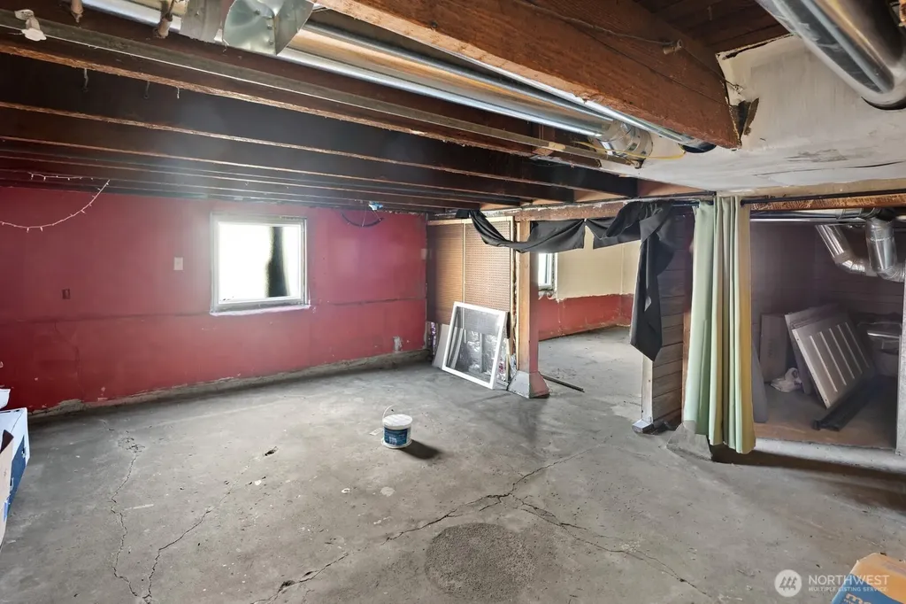 2011 E James Street Seattle WA 98122