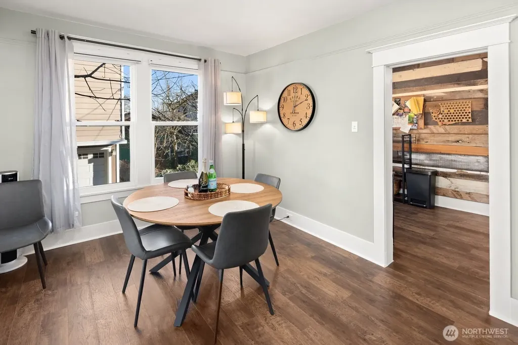 2011 E James Street Seattle WA 98122
