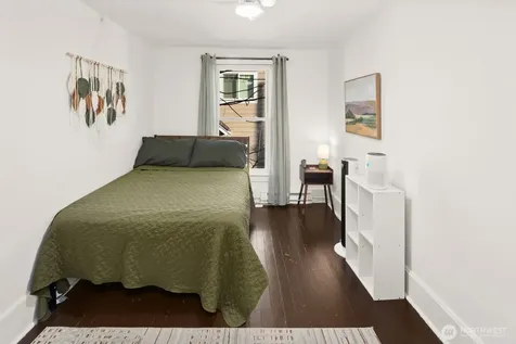 2011 E James Street Seattle WA 98122