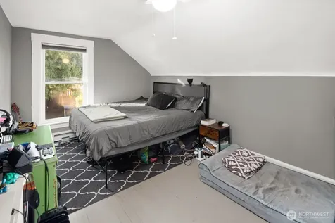 2011 E James Street Seattle WA 98122
