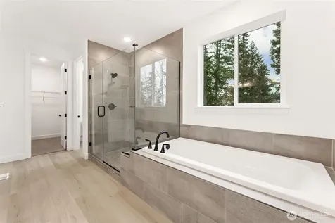 17828 139th Avenue E Puyallup WA 98374