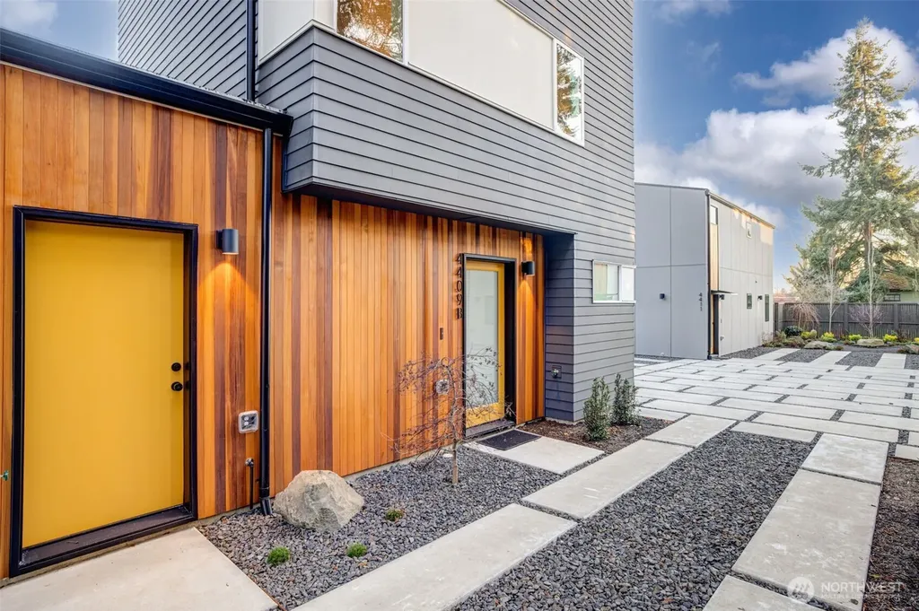 4409 S Holly Street Seattle WA 98118