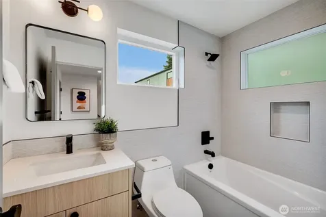 4409 S Holly Street Seattle WA 98118
