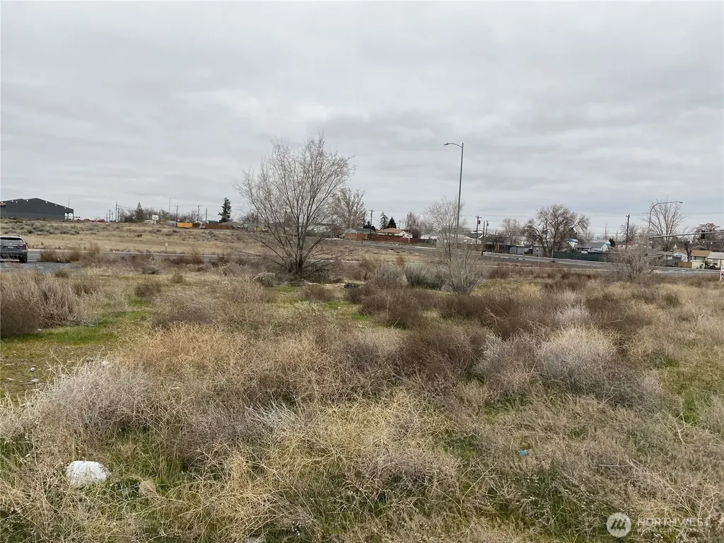 74 N Central Drive Moses Lake WA 98837