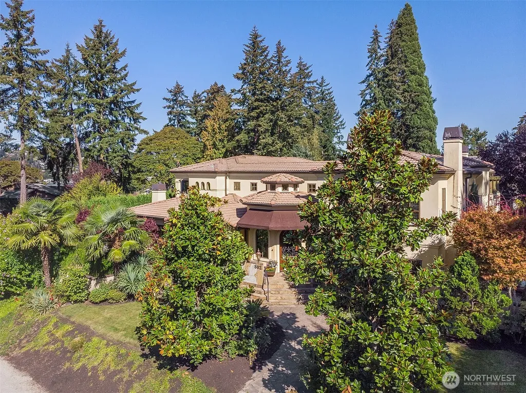 802 16th Avenue W Kirkland WA 98033