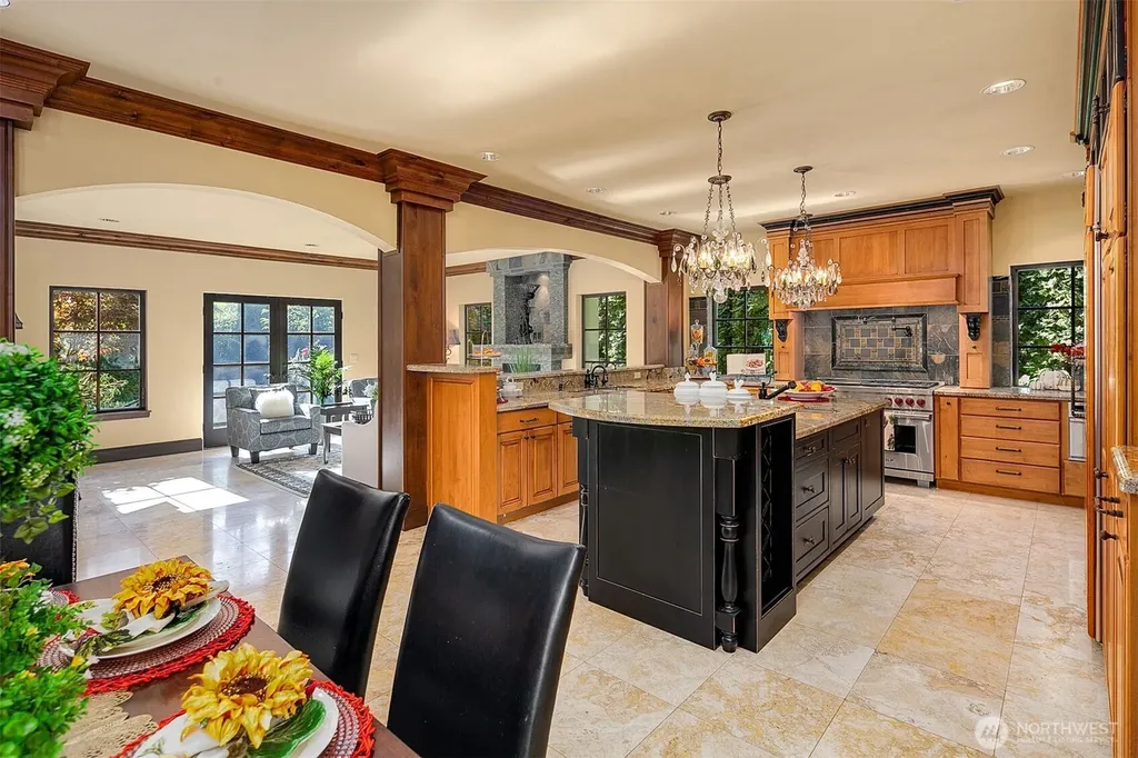 802 16th Avenue W Kirkland WA 98033