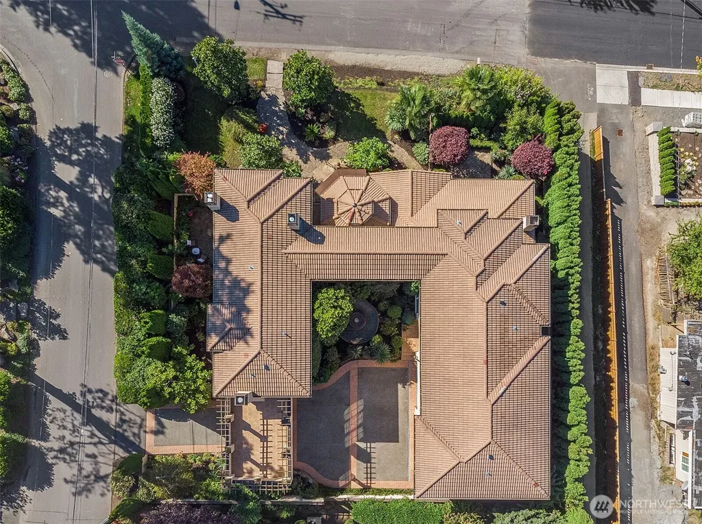 802 16th Avenue W Kirkland WA 98033