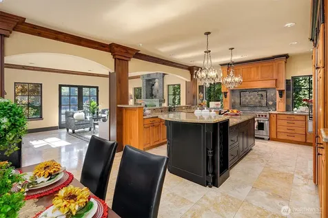 802 16th Avenue W Kirkland WA 98033