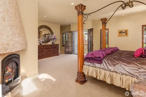 802 16th Avenue W Kirkland WA 98033