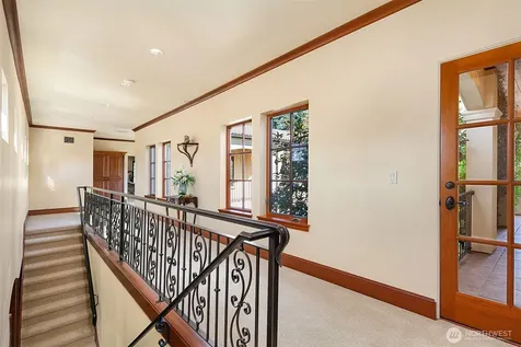802 16th Avenue W Kirkland WA 98033