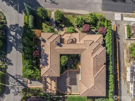 802 16th Avenue W Kirkland WA 98033