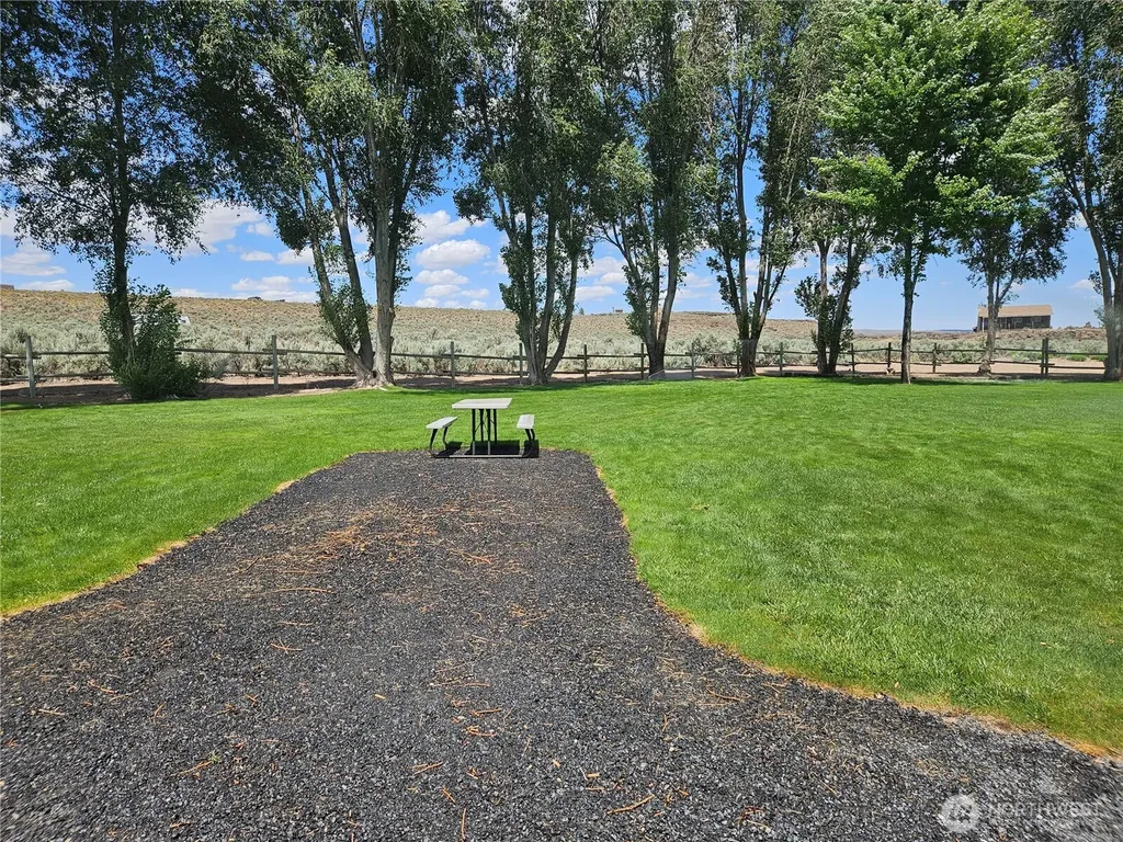 1 W Coyote Trail Ephrata WA 98823