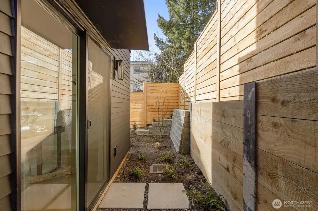 1014 NE 70th Street Seattle WA 98115