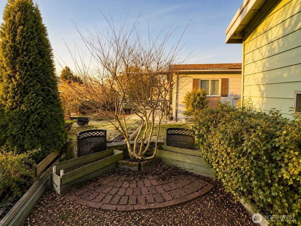 11436 SE 208th Street Kent WA 98031