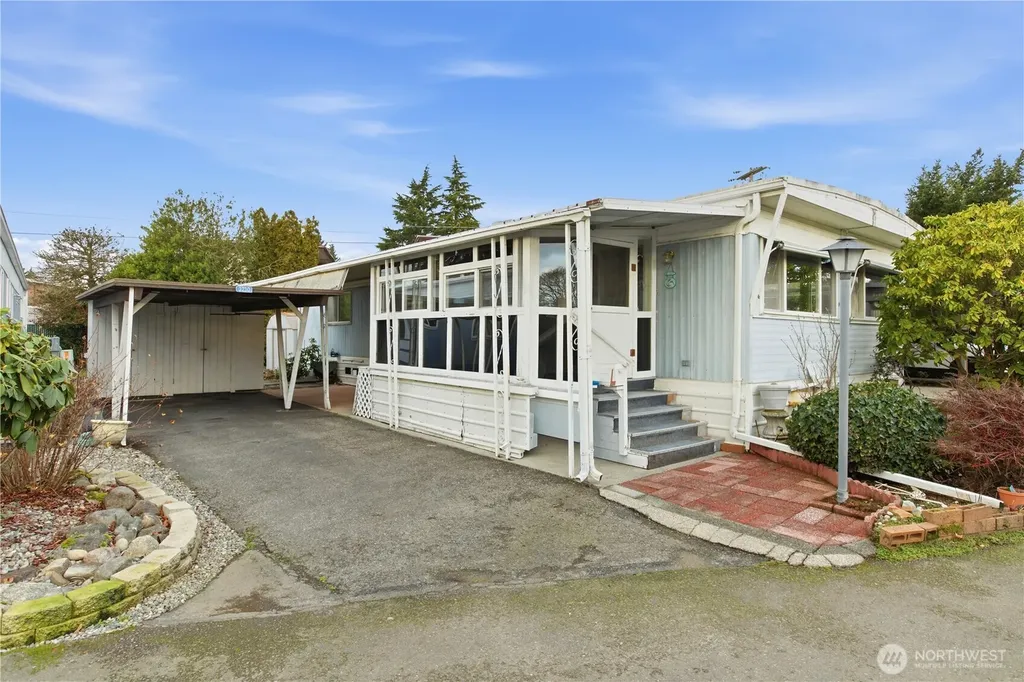 3230 Bow Lake Drive Seatac WA 98188