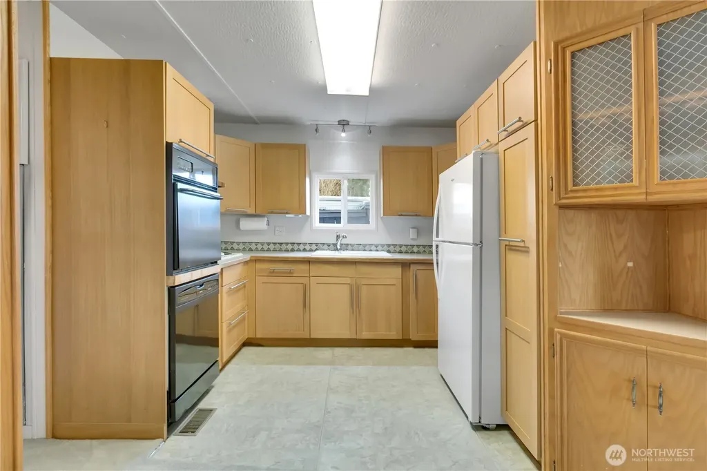 3230 Bow Lake Drive Seatac WA 98188