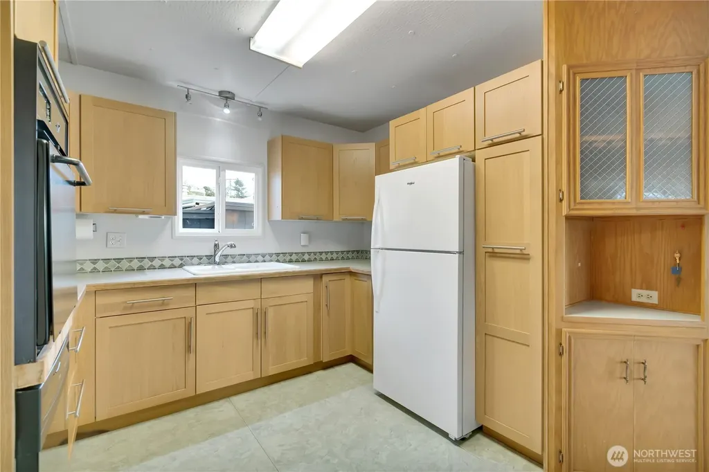 3230 Bow Lake Drive Seatac WA 98188