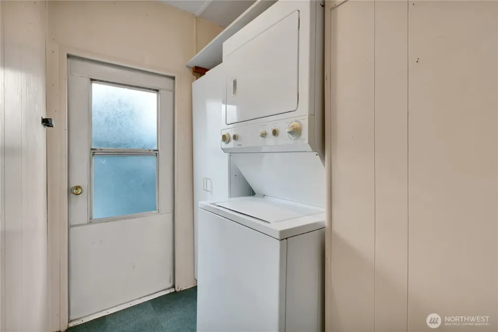 3230 Bow Lake Drive Seatac WA 98188