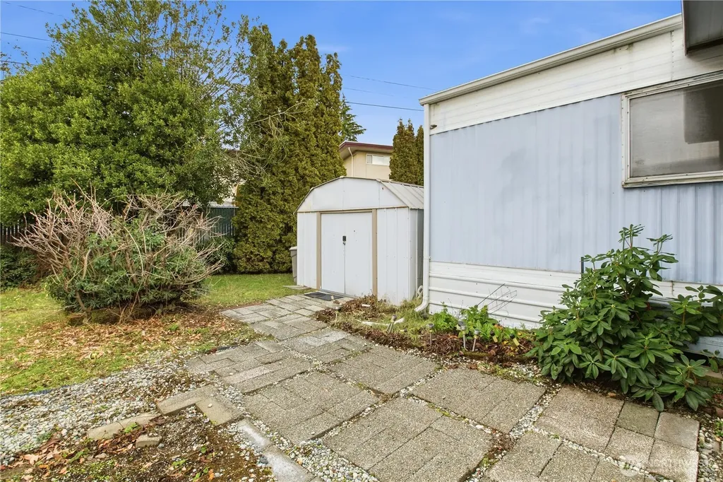 3230 Bow Lake Drive Seatac WA 98188
