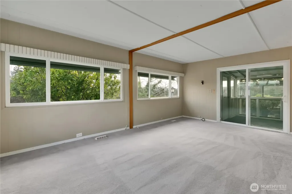 3230 Bow Lake Drive Seatac WA 98188