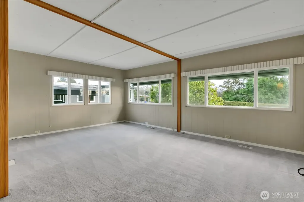 3230 Bow Lake Drive Seatac WA 98188
