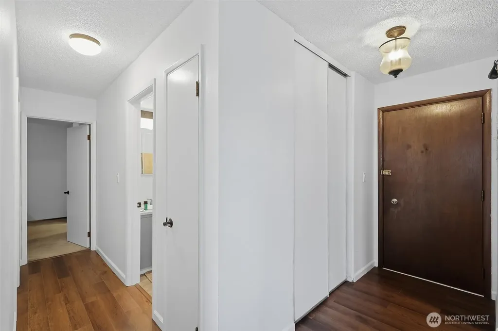 10457 Des Moines Memorial Drive S Seattle WA 98168