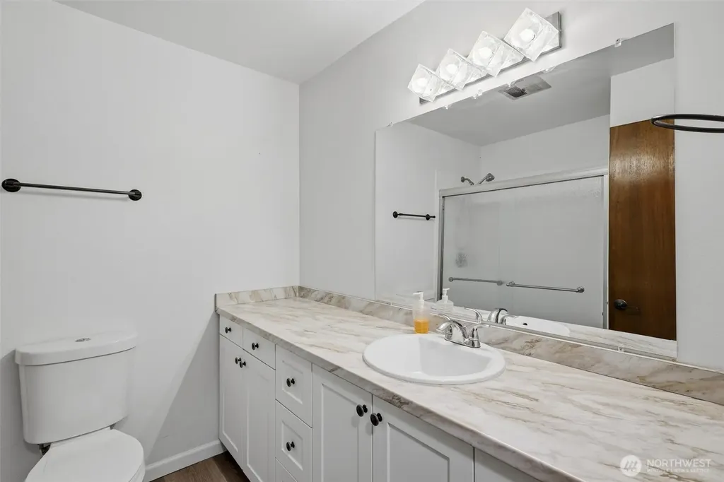 10457 Des Moines Memorial Drive S Seattle WA 98168