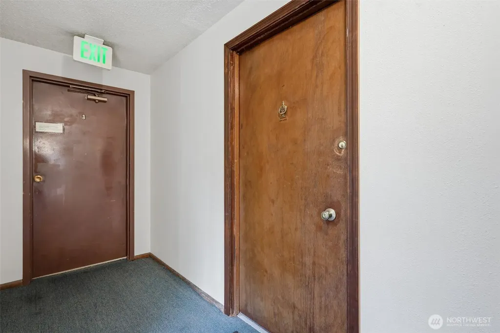 10457 Des Moines Memorial Drive S Seattle WA 98168