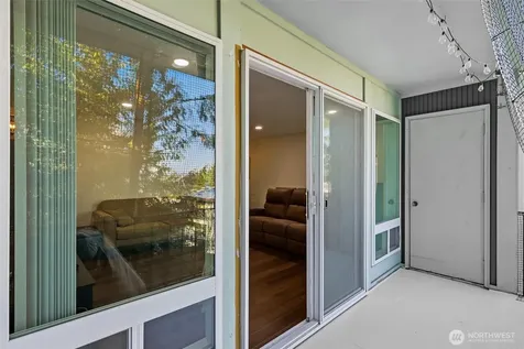 10457 Des Moines Memorial Drive S Seattle WA 98168