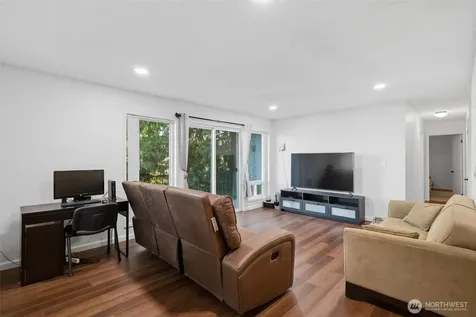 10457 Des Moines Memorial Drive S Seattle WA 98168