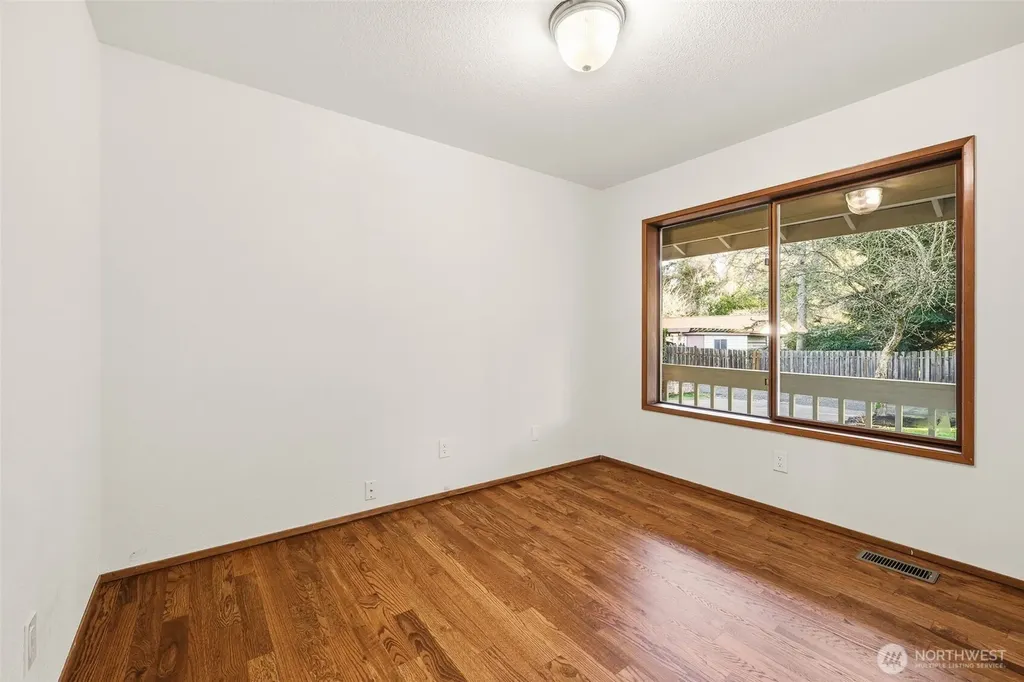 15931 22nd Avenue SW Burien WA 98166