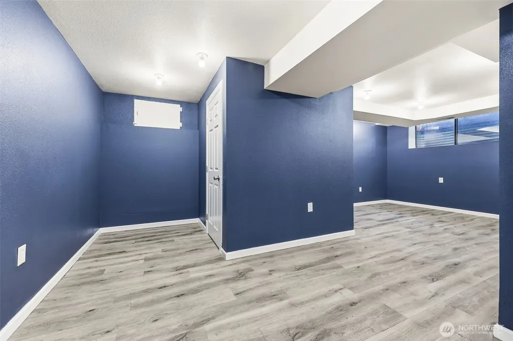 15931 22nd Avenue SW Burien WA 98166