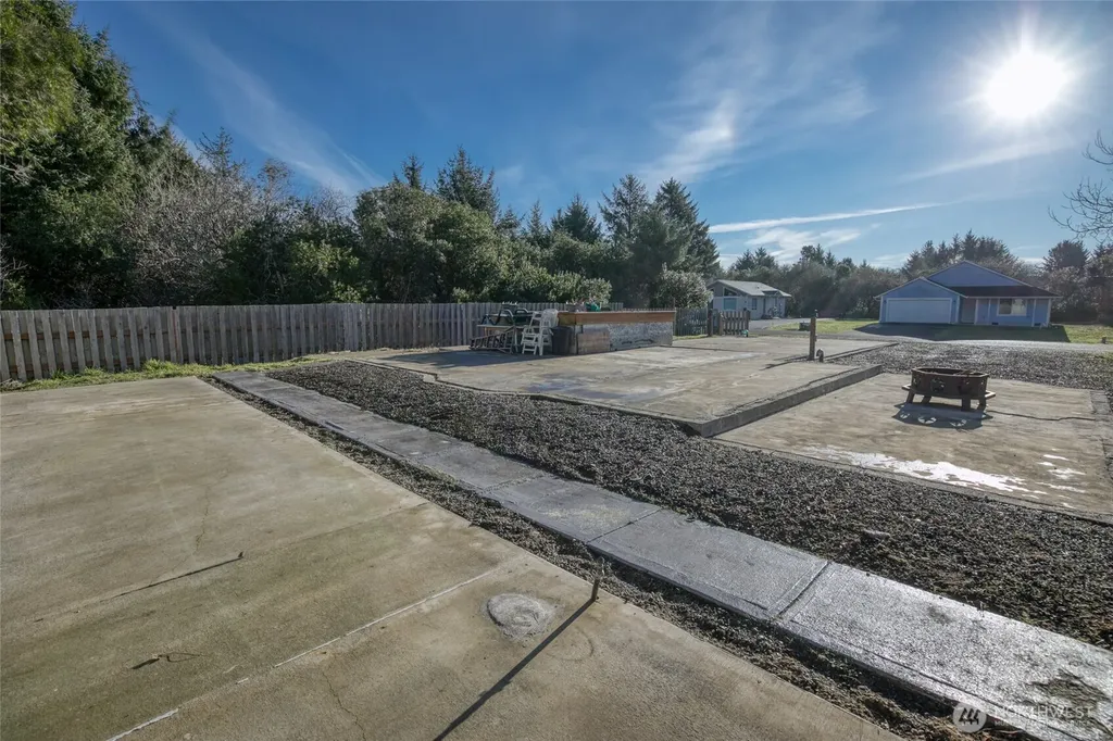 834 Whale Court SW Ocean Shores WA 98569