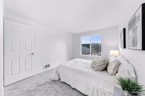 3228 21st Avenue W Seattle WA 98199