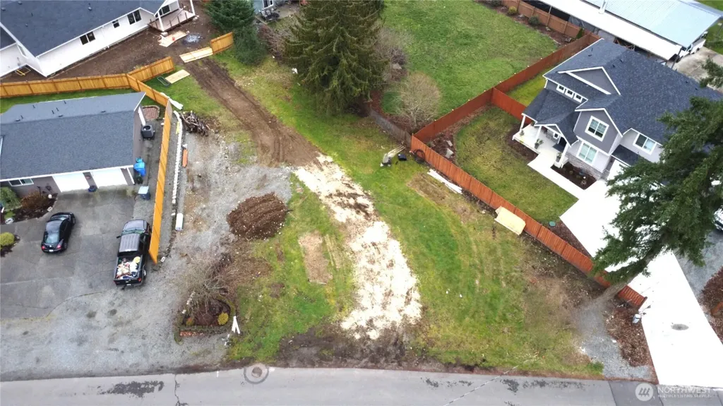 6004 W Tapps Drive E Bonney Lake WA 98391