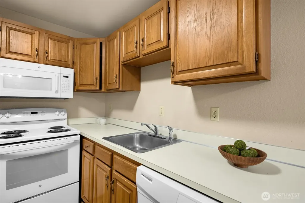 3024 NE 143rd Street Seattle WA 98125