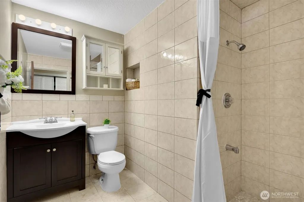 3024 NE 143rd Street Seattle WA 98125