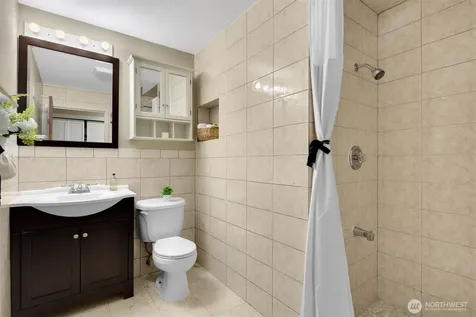 3024 NE 143rd Street Seattle WA 98125