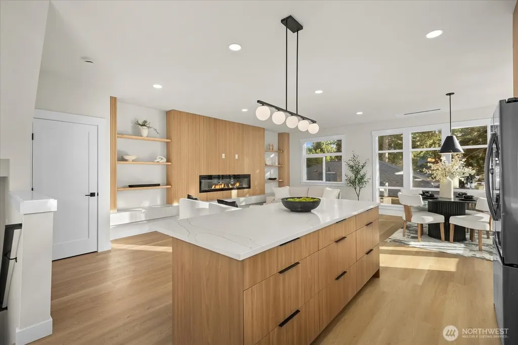 14308 Roslyn Place N Seattle WA 98133