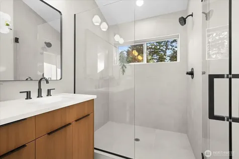 14308 Roslyn Place N Seattle WA 98133