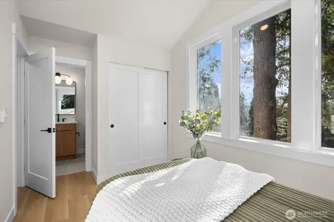 14308 Roslyn Place N Seattle WA 98133