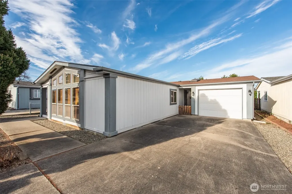 628 N 7th Avenue Sequim WA 98382