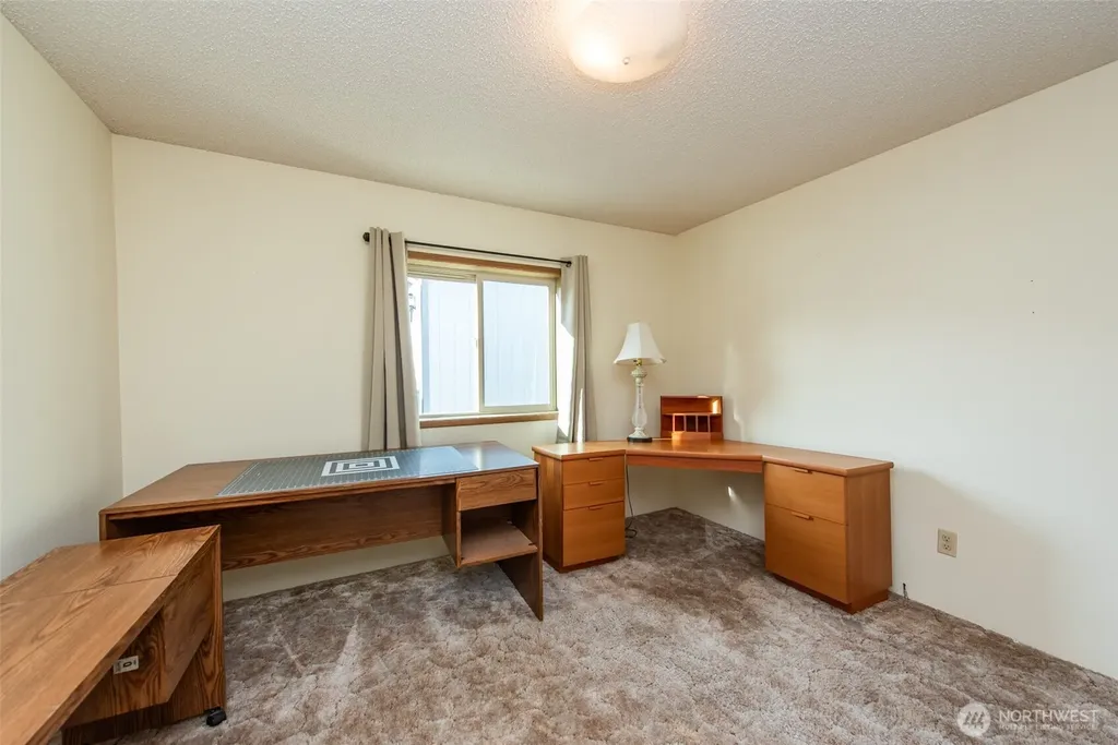 628 N 7th Avenue Sequim WA 98382