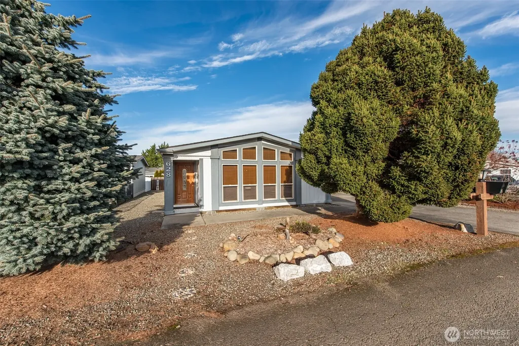 628 N 7th Avenue Sequim WA 98382