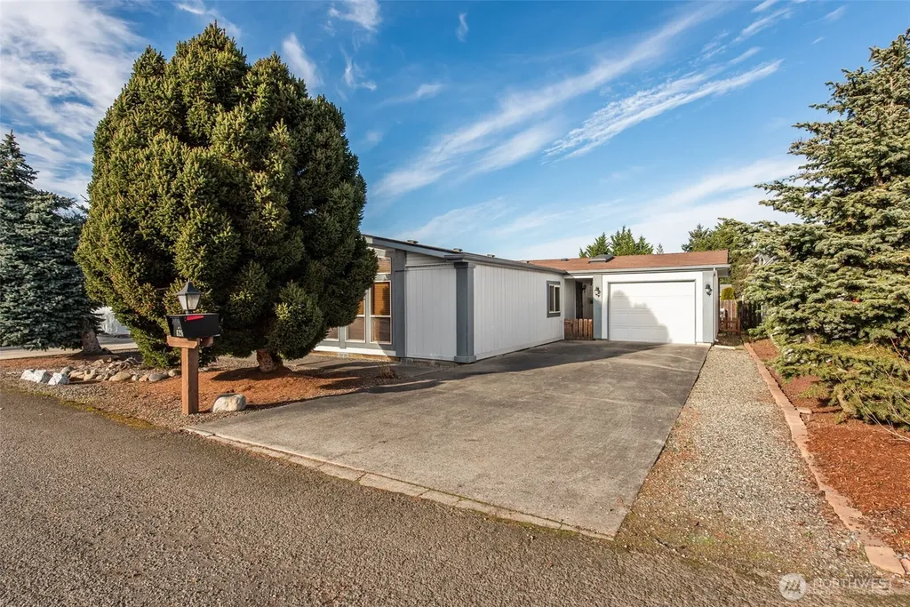 628 N 7th Avenue Sequim WA 98382
