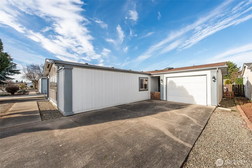 628 N 7th Avenue Sequim WA 98382