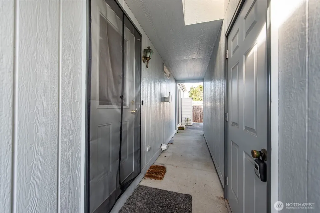 628 N 7th Avenue Sequim WA 98382