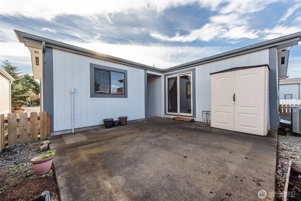 628 N 7th Avenue Sequim WA 98382